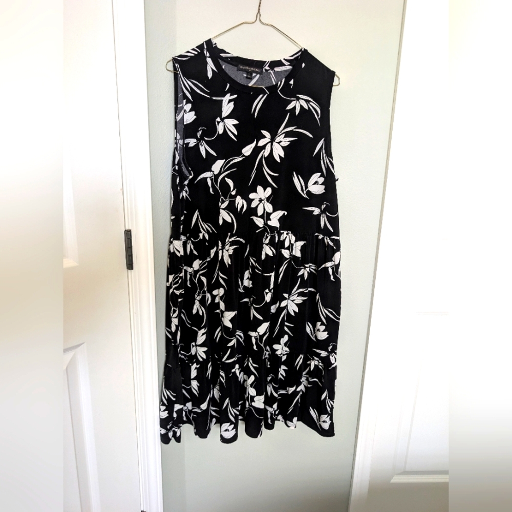 Banana Republic Black And White Dress (Tall)